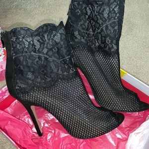 Chinese Laundry Black Lace Heels